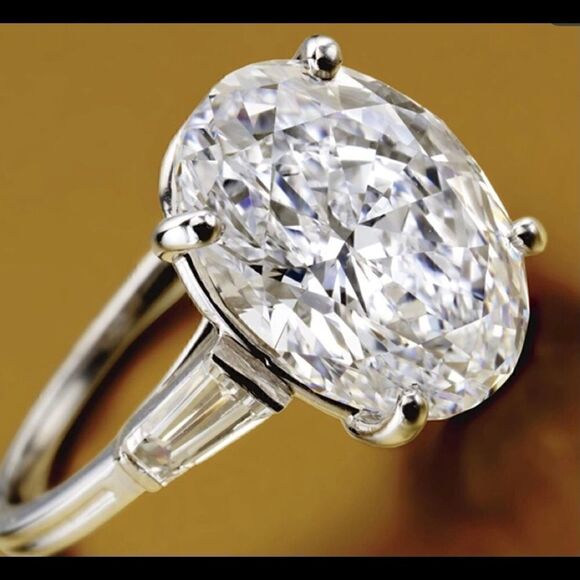 💎 New sparkling oval white sapphire ring 💎 - Picture 3 of 6